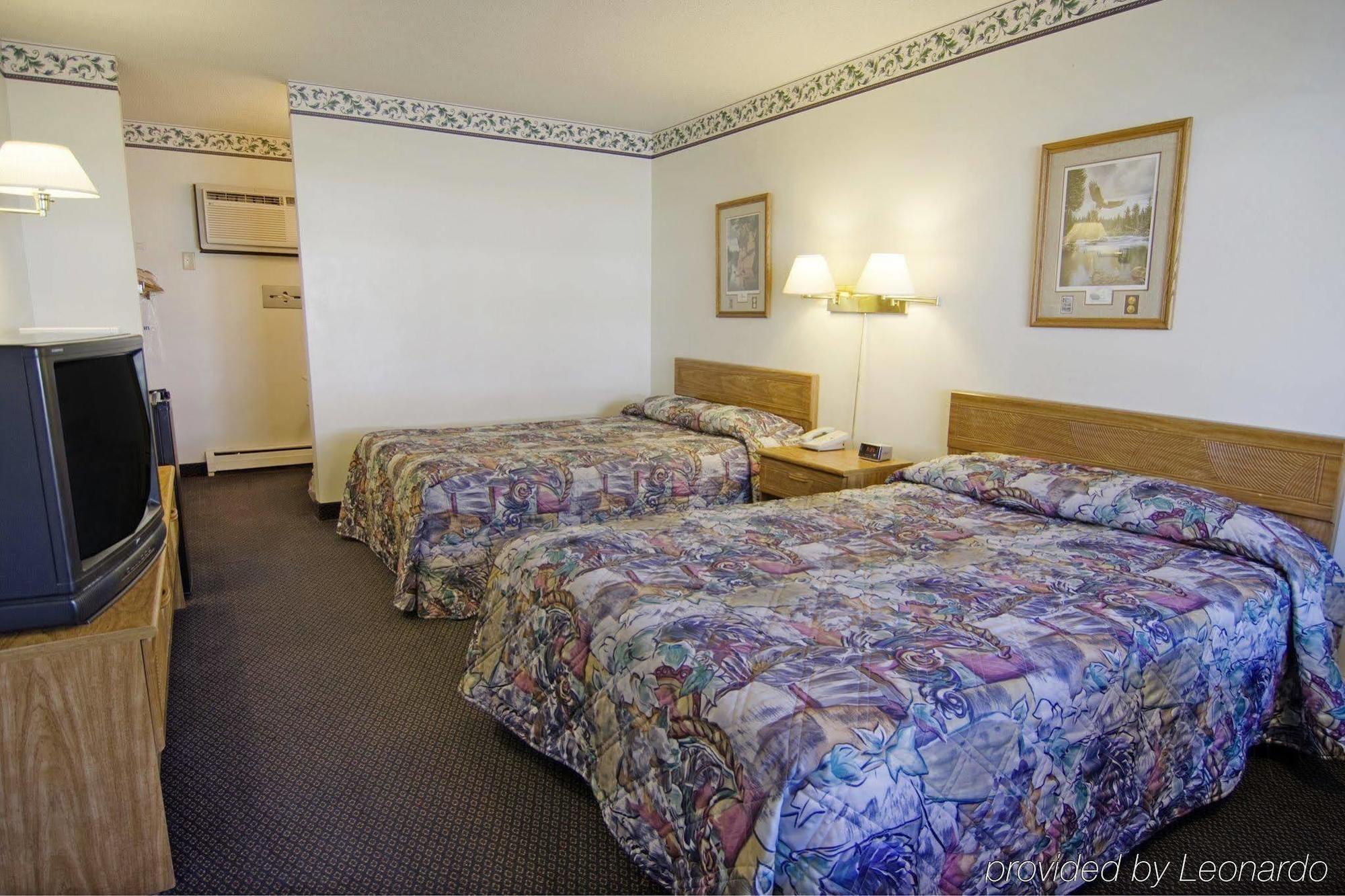 Campus Inn Baraboo Buitenkant foto